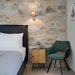 Mon Avis Boutique Hotel *